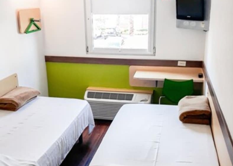 Отель Hi! Zapopan