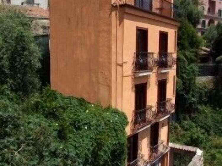 فندق Mamma Maria