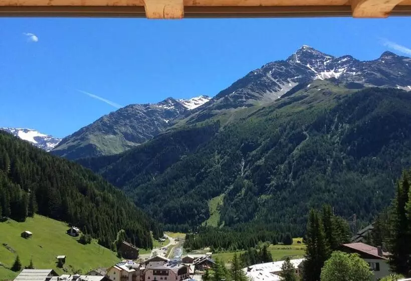 ホテル Meublè Adler   Rooms & Mountain Apartments