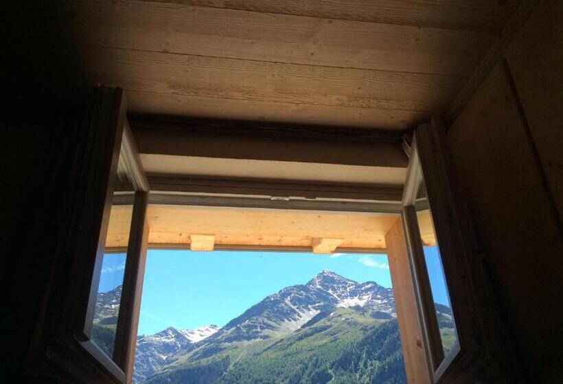 ホテル Meublè Adler   Rooms & Mountain Apartments