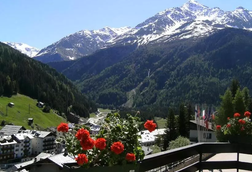 ホテル Meublè Adler   Rooms & Mountain Apartments