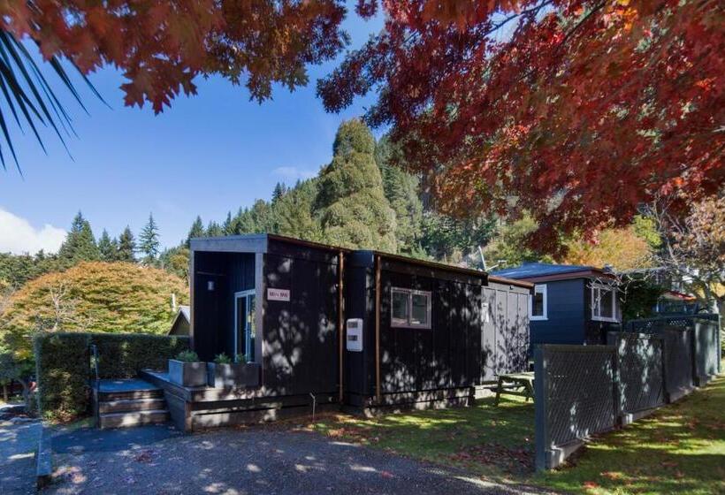 فندق Pinewood Queenstown