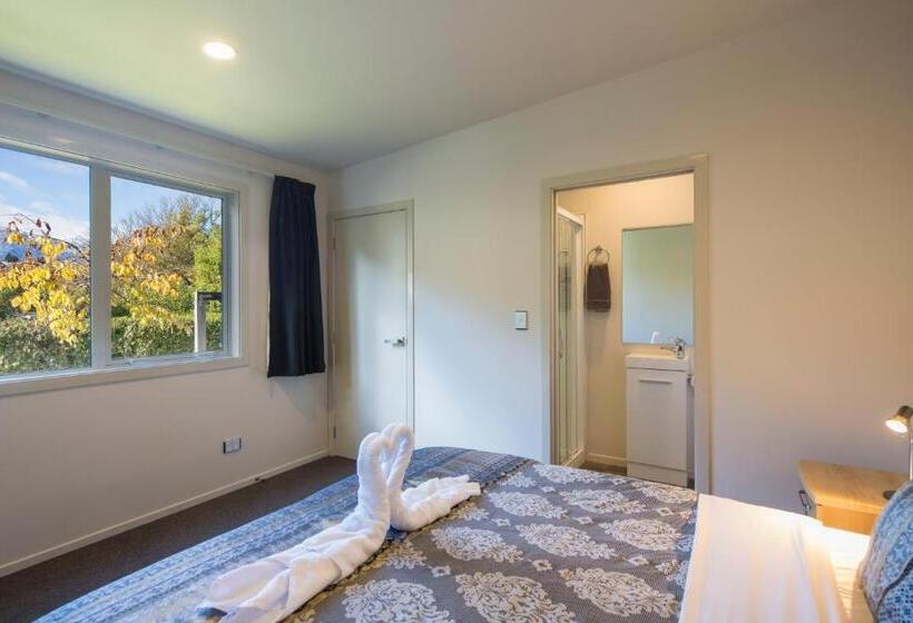فندق Pinewood Queenstown