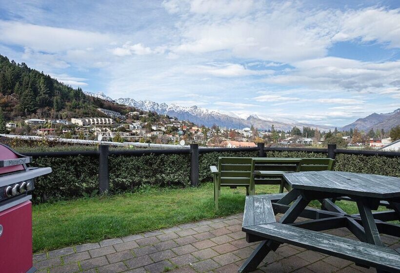 فندق Pinewood Queenstown