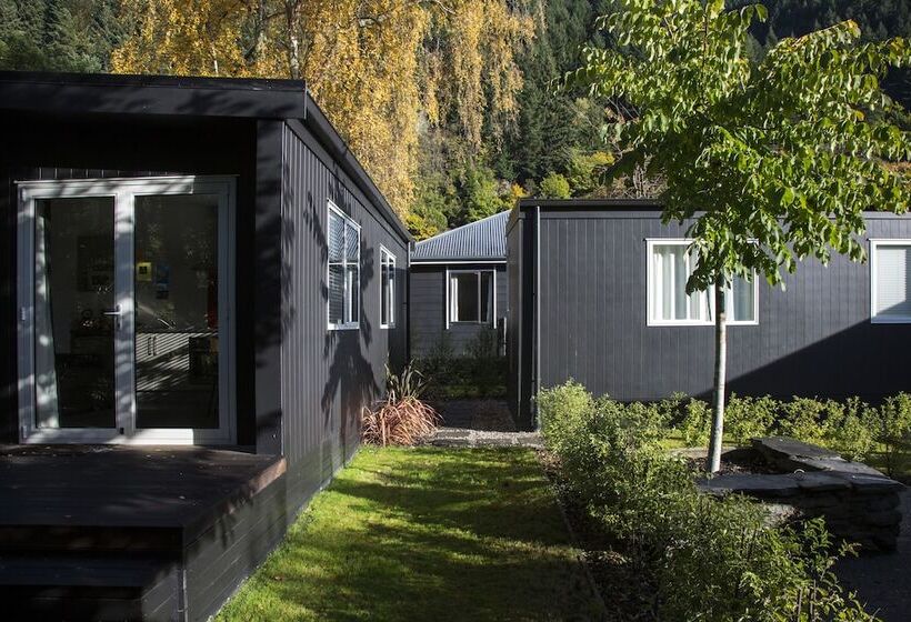 فندق Pinewood Queenstown