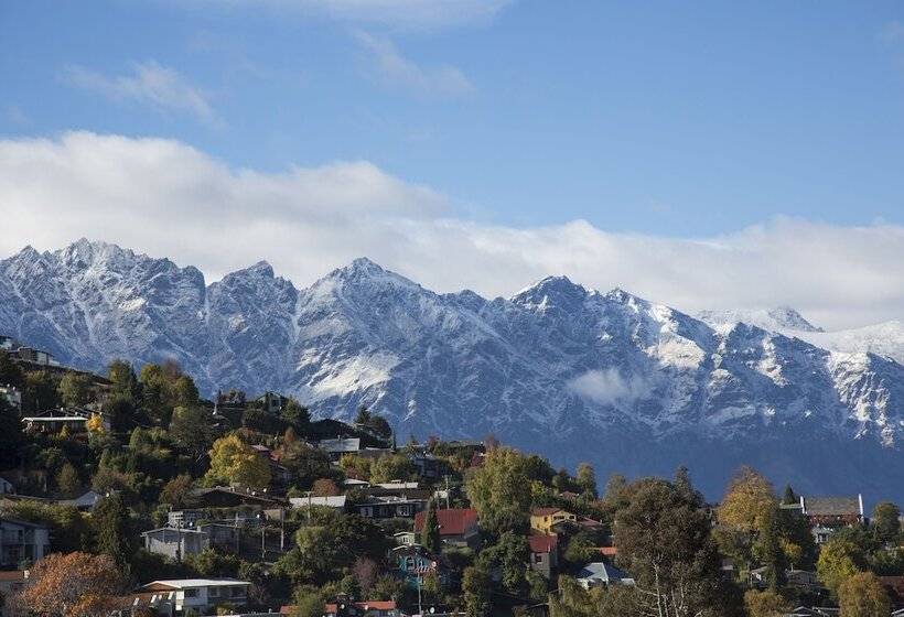 فندق Pinewood Queenstown