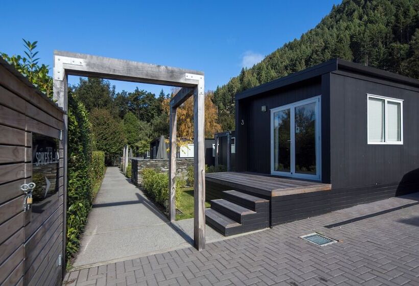 فندق Pinewood Queenstown