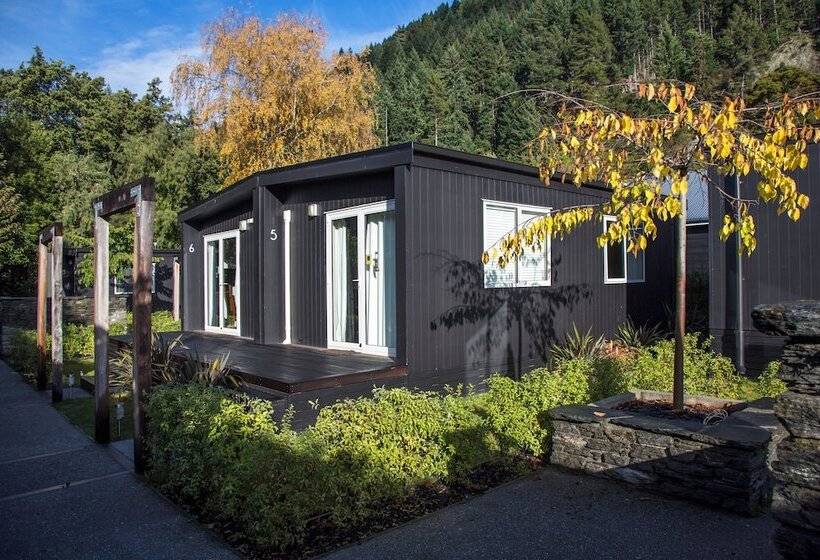 فندق Pinewood Queenstown