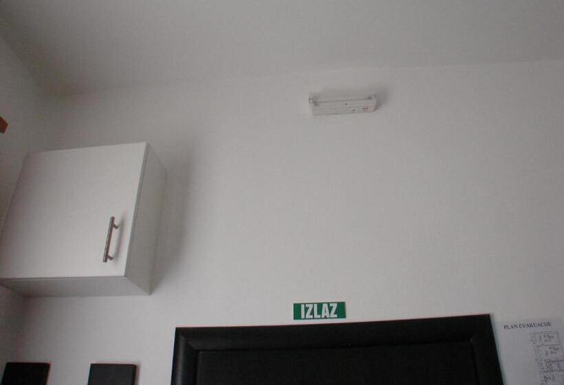 Отель Rooms Levicki