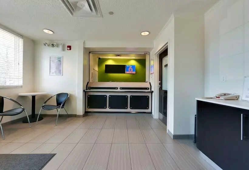ホテル Studio 6 Toronto   Mississauga With Kitchenettes