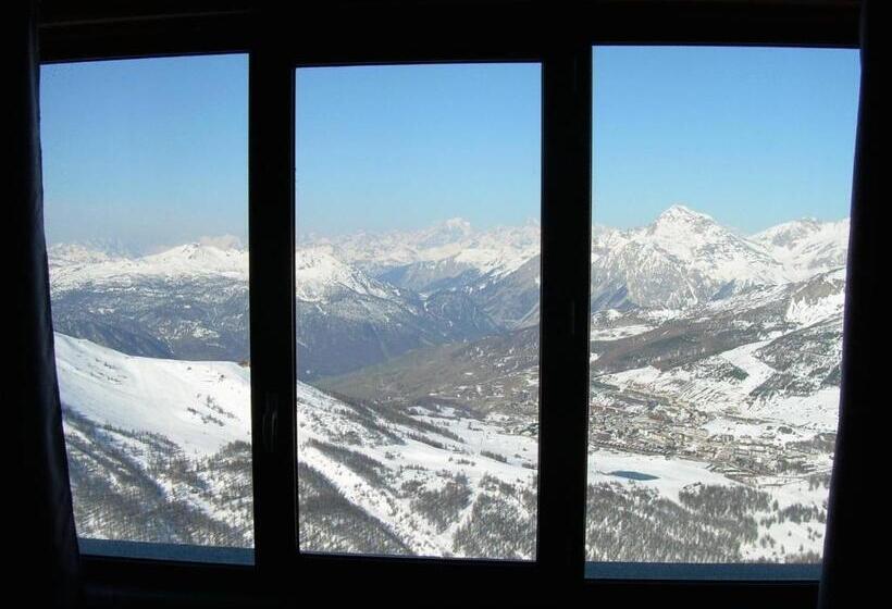 Отель Tana Della Volpe