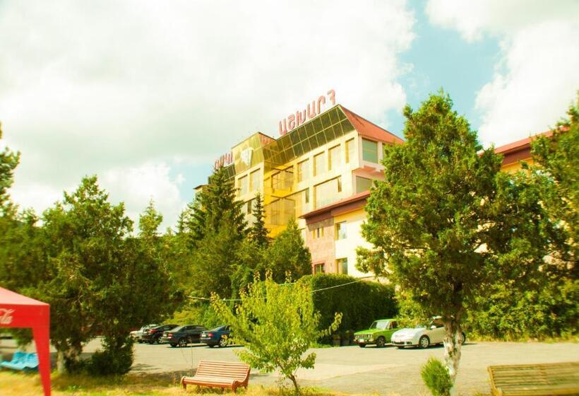 هتل World Of Gold