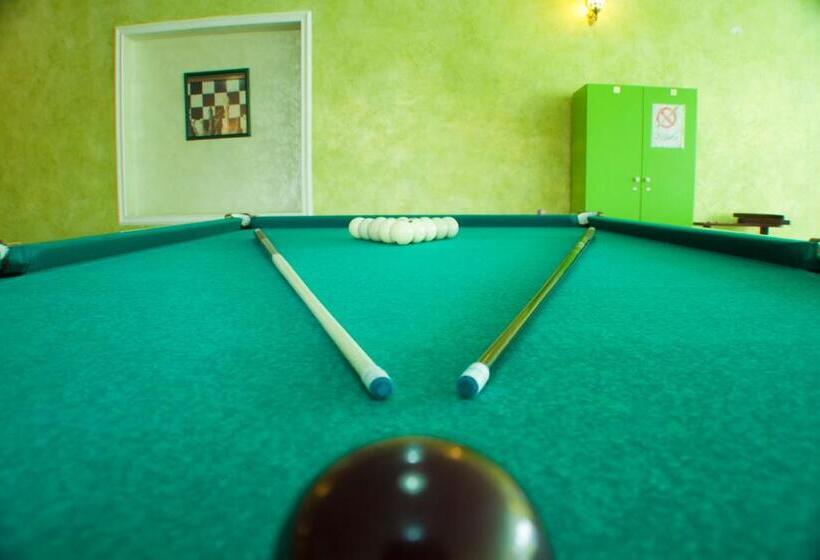 هتل World Of Gold