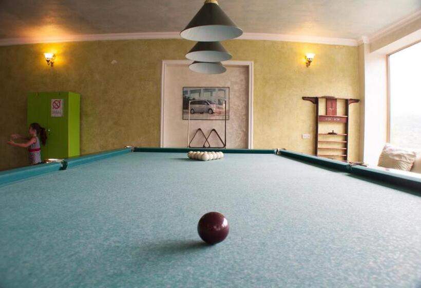 هتل World Of Gold