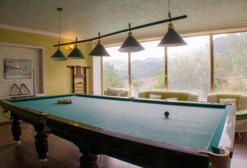 هتل World Of Gold