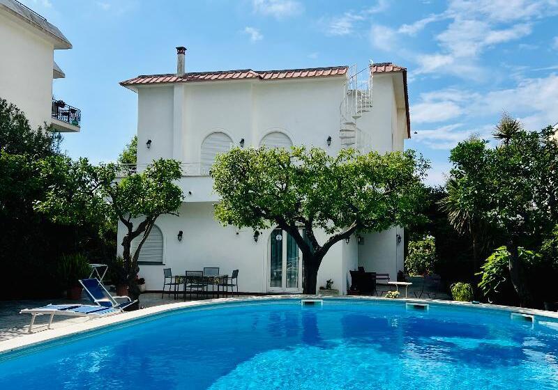 فندق Yourhome   Villa Sorrento