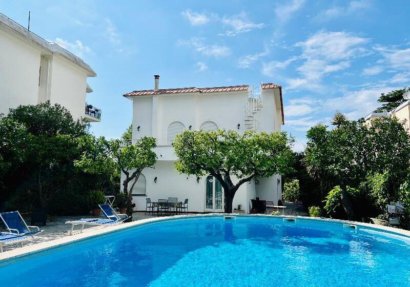فندق Yourhome   Villa Sorrento