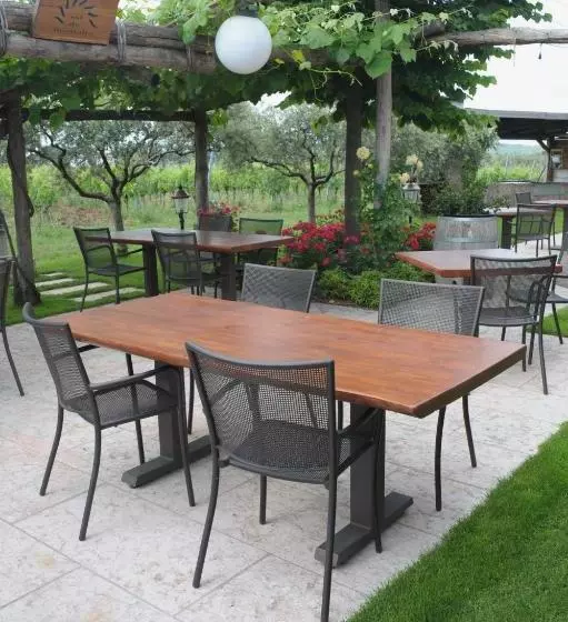 Hotelli Agriturismo Sol De Montalto