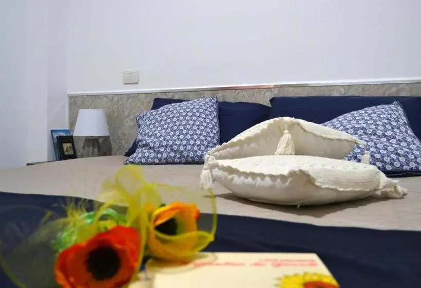 هتل Casa Vacanza Il Giardino Dei Girasoli