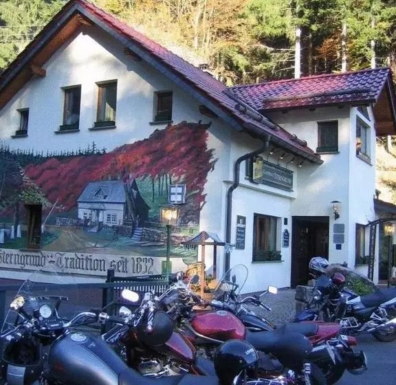 ホテル & Gasthaus Sterngrund