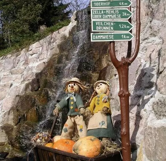 ホテル & Gasthaus Sterngrund