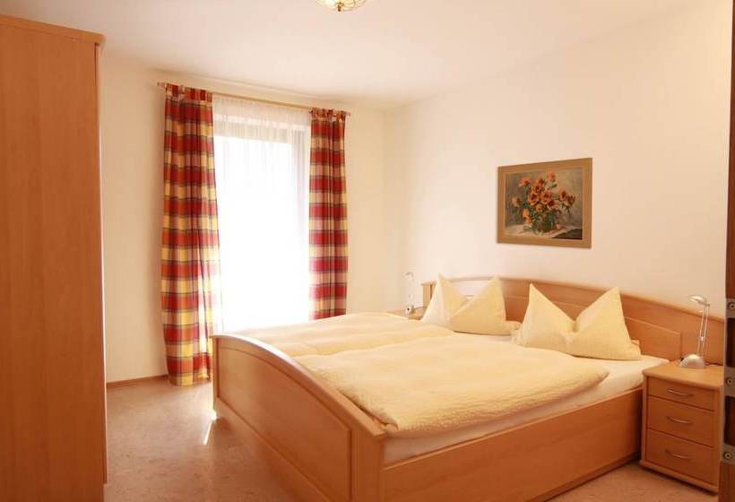 Hotelli Gästehaus Sonnenhof Dangl