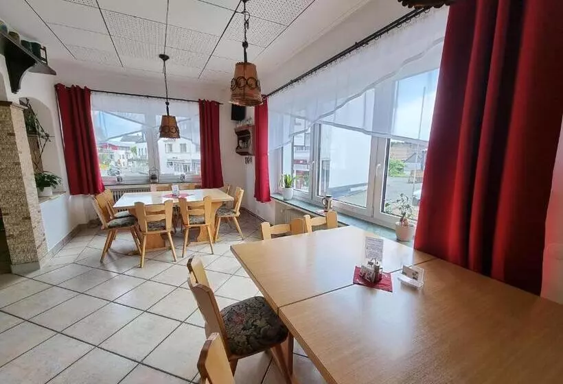 Hotelli Medebach   Zum Schwanenkönig
