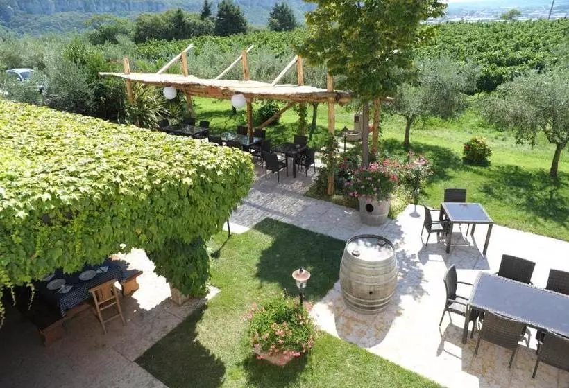 Hotelli Agriturismo Sol De Montalto