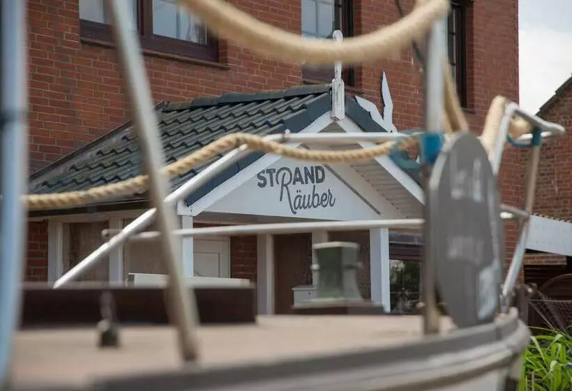 ホテル Strandräuber