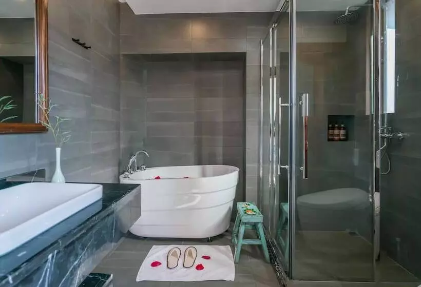 ホテル Artistic Suite