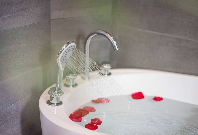 فندق Artistic Suite