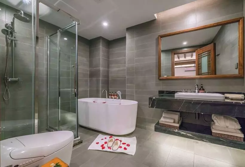 ホテル Artistic Suite