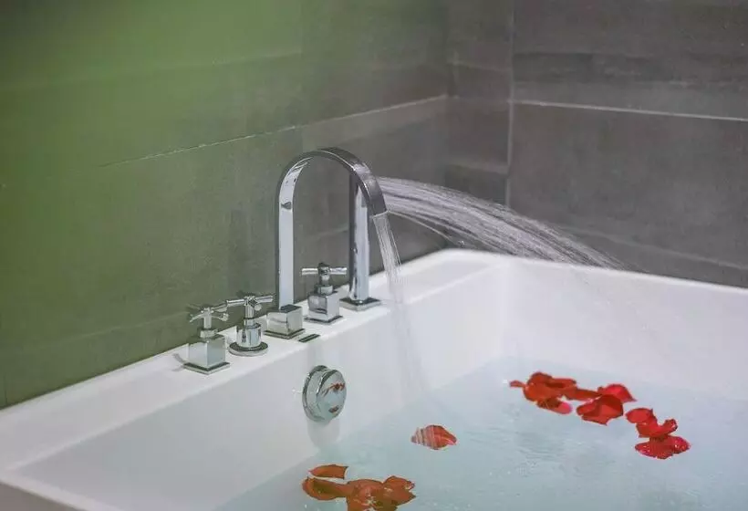 ホテル Artistic Suite