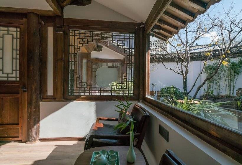 فندق Artistic Suite