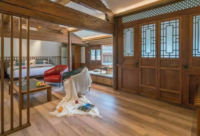 ホテル Artistic Suite