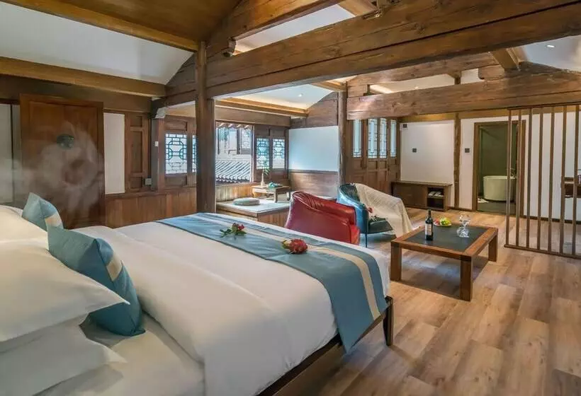 ホテル Artistic Suite