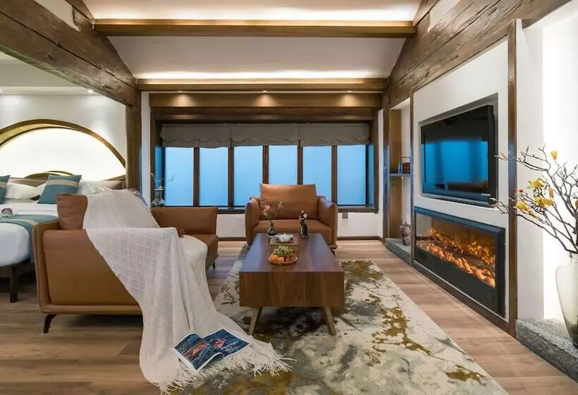 ホテル Artistic Suite