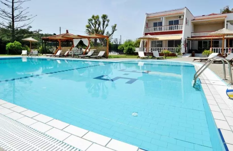 هتل Naturist Angel Nudist Club   Couples Only
