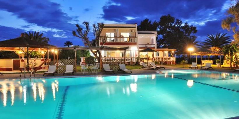 ホテル Naturist Angel Nudist Club   Couples Only