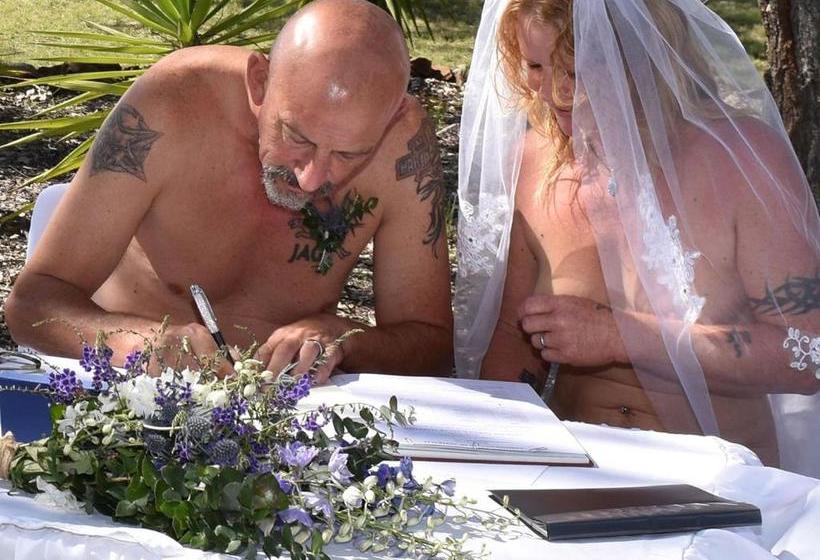 ホテル Naturist Angel Nudist Club   Couples Only