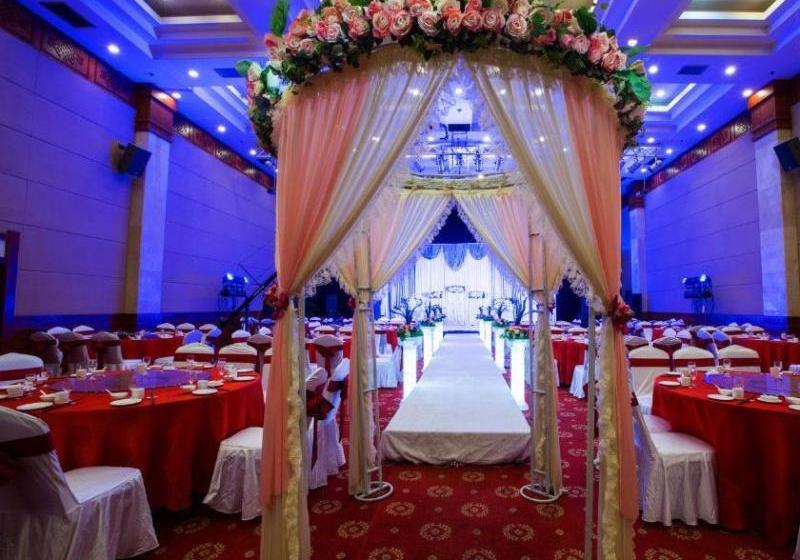 호텔 Blossom International