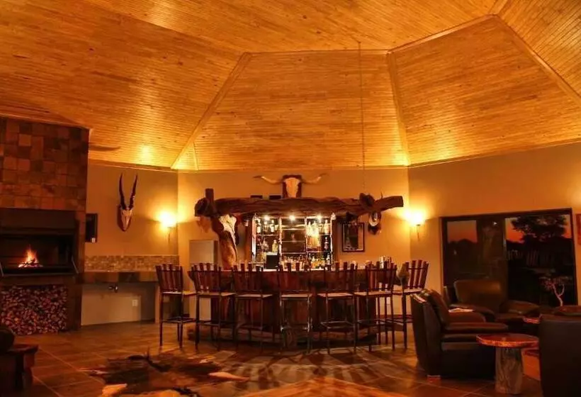 هتل Africa Awaits Lodge & Safaris