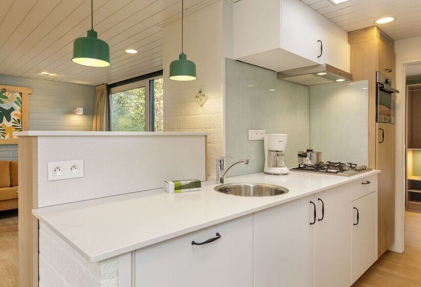 هتل Center Parcs Erperheide