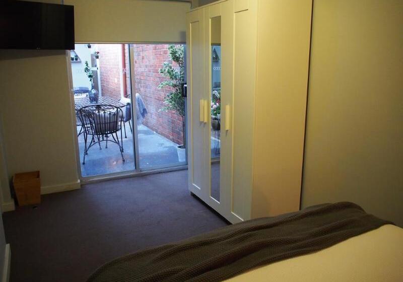 בית מלון כפרי City Quarters On Brewer