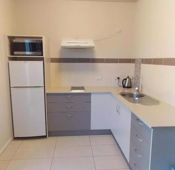 ホテル Emerald Executive Apartments