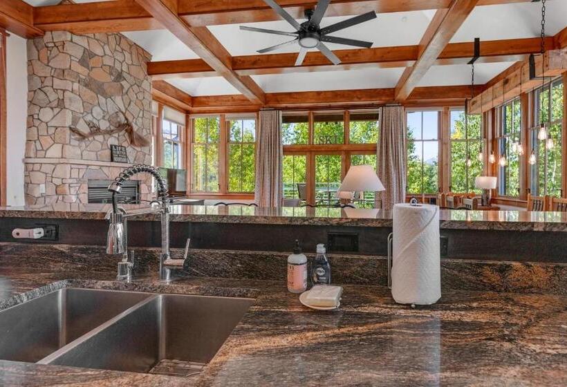 هتل Palmyra 4a Panoramic Peaks Lodge