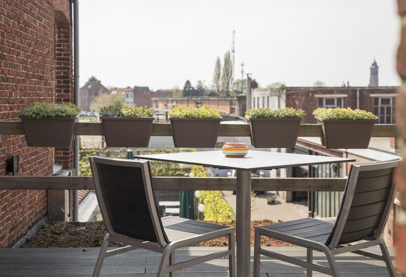 هتل Restaurant & Guesthouse Cachet De Cire