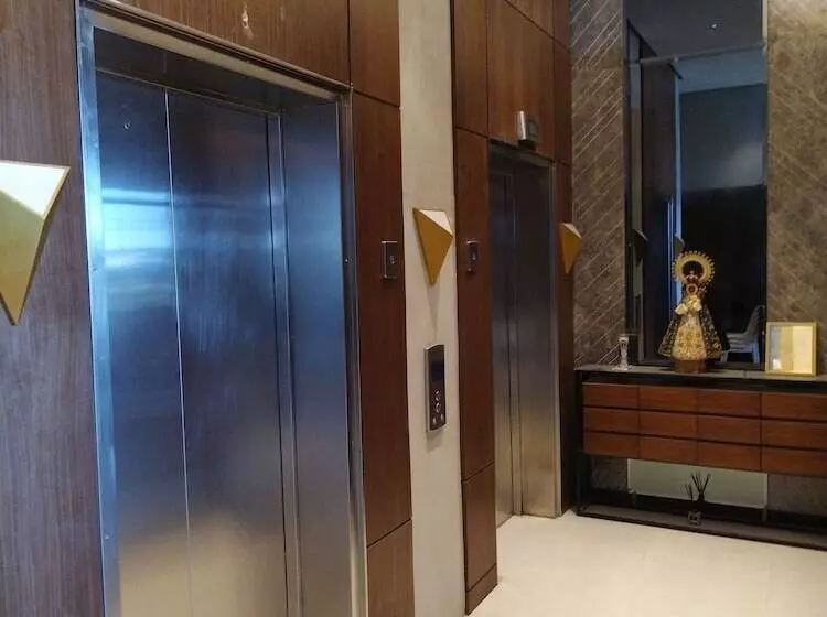 ホテル Acro Residences