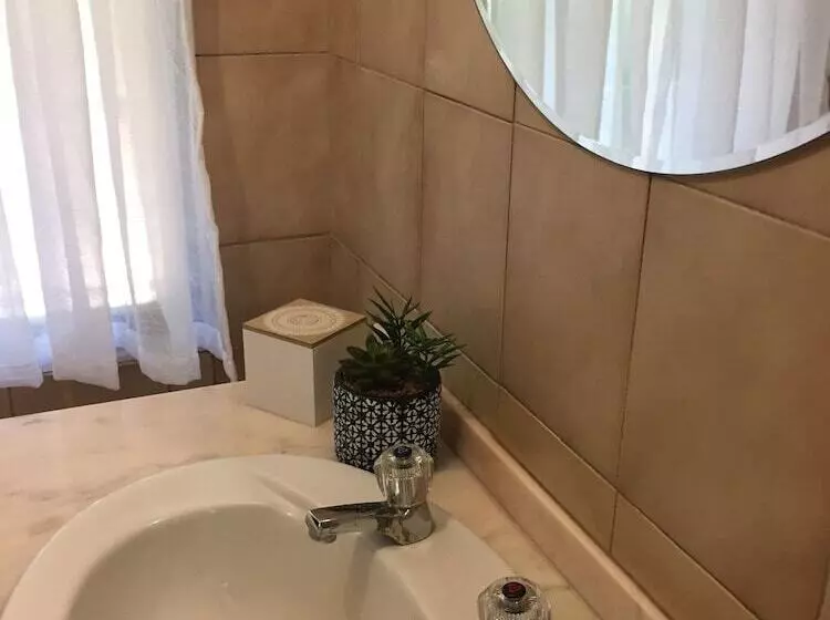 Buya Futhi Bed & Breakfast