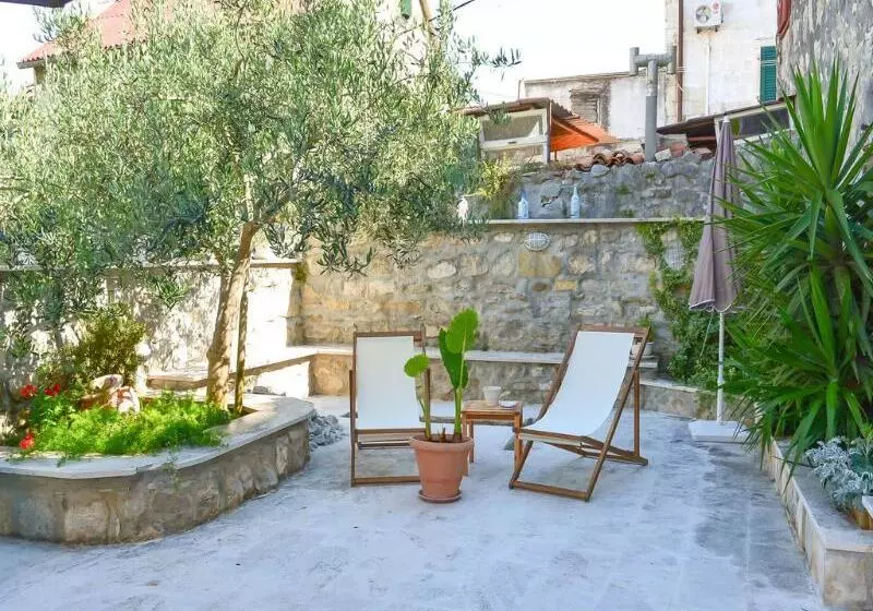 ホテル Apartmani Slavica